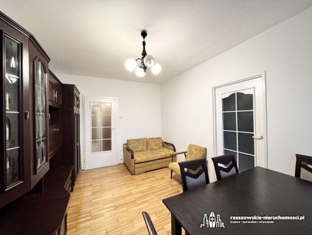 2 pokoje z balkonem na os.Kmity, dostępne od zaraz - Photo 3