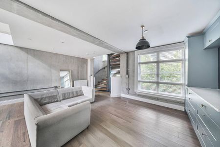 4 bedroom detached house to rent - Photo 3