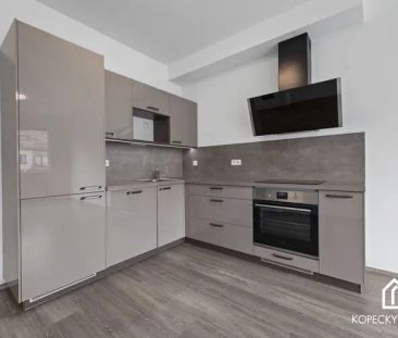 Pronájem bytu 2+kk s terasou a garážovým stáním - Фото 5