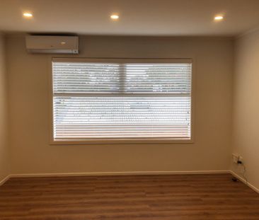 Brick n Tile Beauty - Refurbished Three Bedroom Apartment - Photo 6