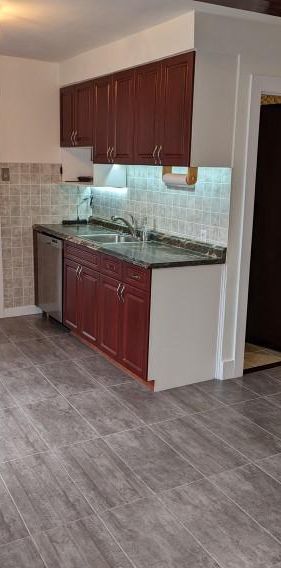 Appartement sur deux niveaux-Comme une maison, au cœur d'Ahuntsic ! - Photo 1