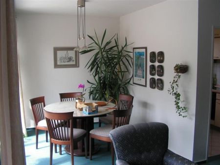 Gemütliche 2,5 Zimmerwohnung mit Balkon in ruhiger und grüner Umgebung! - Photo 4