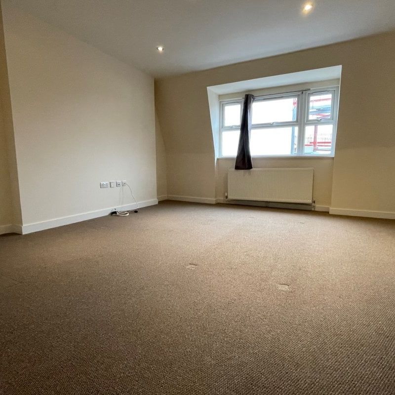 Lansdowne Road - Photo 1