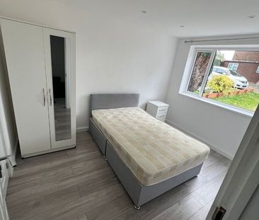 Room in a Shared House, Wensleydale, LU2 - Photo 6