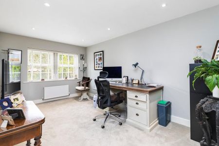 5 bedroom detached house to rent - Photo 3