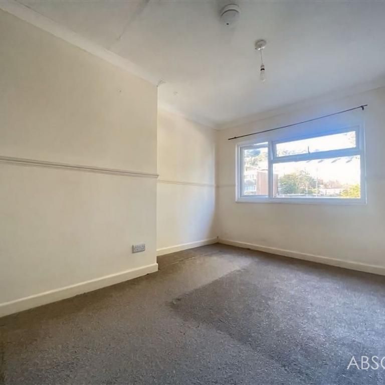3 bedroom apartment to rent - Photo 1