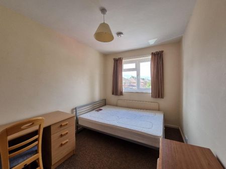 5 bedroom semi-detached house to rent - Photo 5