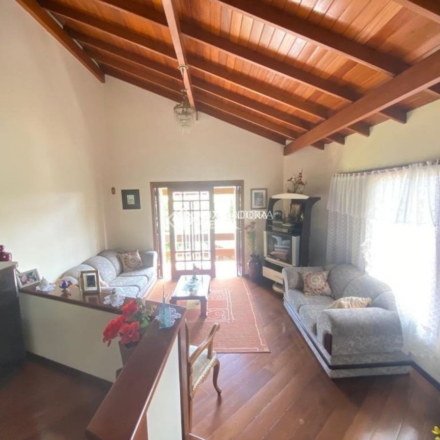 Casa com 2 quartos e 186m² para alugar em Guarani, Novo Hamburgo. - Foto 1