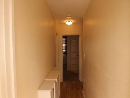 2 bedroom maisonette to rent - Photo 2