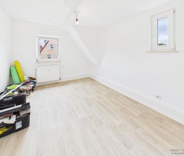 Erstbezug nach Sanierung mit neuer Einbauküche - Photo 5