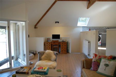 3 bedroom barn conversion to rent - Photo 2
