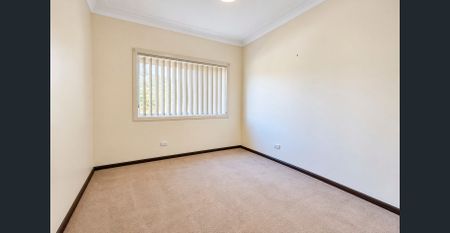 SPACIOUS DOUBLE BRICK HOME WITH OVERSIZED GARAGE - Photo 5