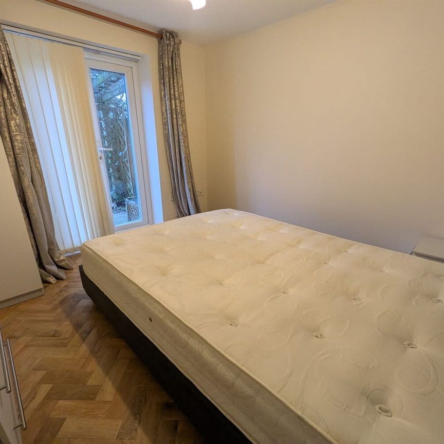 Room 2 @ Cartwright Way, Beeston, NG9 1RL - Photo 1