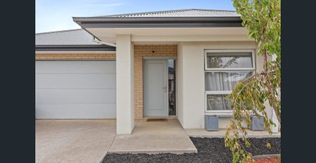 Stylish & Spacious Family Living in Sought-After Armstrong Creek - Photo 3