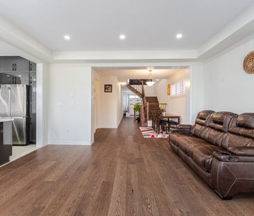For Lease - 3281 Turnstone Boulevard, Pickering, Ontario - Photo 4