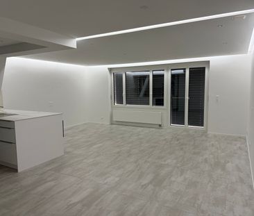 Newly renovated 2.5-room apartment with lift and cellar, Rapperswil... - Photo 1