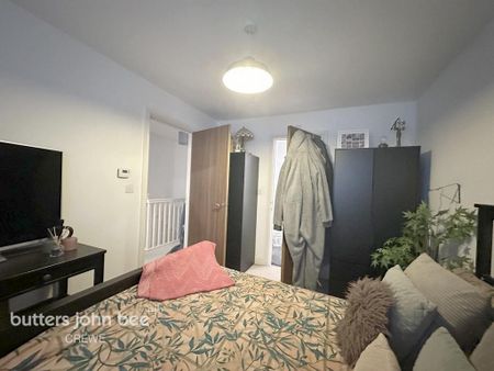 3 bedroom semi-detached house to rent - Photo 5