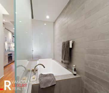 Condo in Downtown Vancouver, BC - Photo 4
