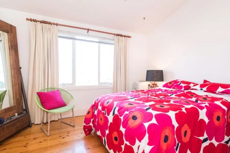 Amazing views over Albert Park - Photo 2