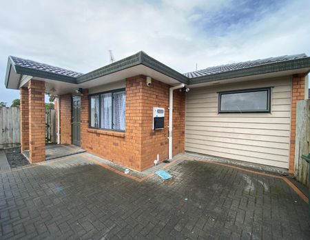 14D Hall Avenue, Mangere, Auckland - Photo 2