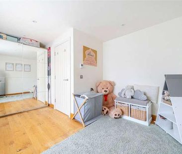 Tilford Street, Tilford, Farnham, Surrey, GU10 - Photo 3