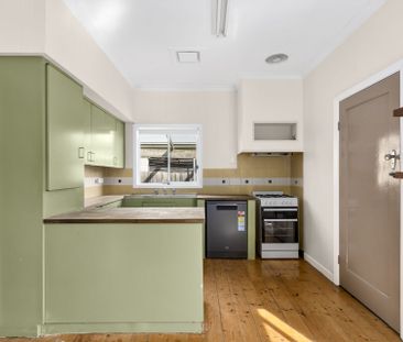 Charming 2-Bed Home in the Heart of Thomson - Photo 4