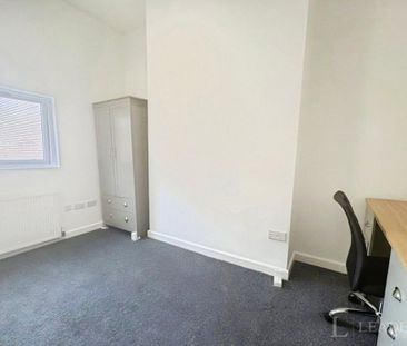 6 bedroom flat to rent - Photo 5