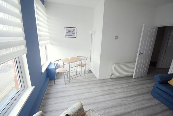 Flat 4, 2 Templemore Avenue, Belfast, BT5 4FT - Photo 1