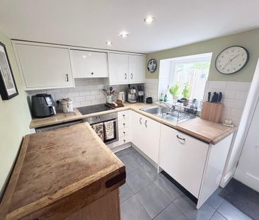 3 bedroom terraced house to rent - Photo 6