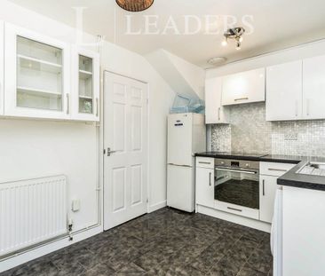 2 bedroom house to rent Woodstock Close, Hedge End, Southampton, SO30 - Photo 3