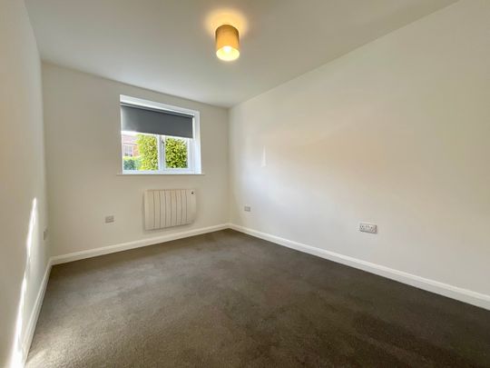 2 bedroom Ground Floor Flat to let - Photo 1