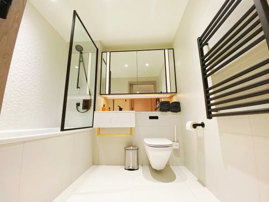 Studio Flat, Marsh Wall, E22 - Photo 1