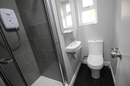 26 Brazil Street, Leicester, Leicestershire, LE2 7JA - Photo 5