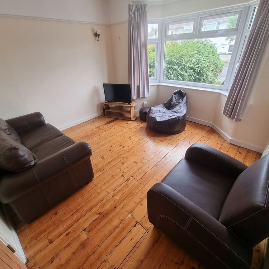 5 Bed End Terrace, Branksome Drive, BS34 - Photo 1