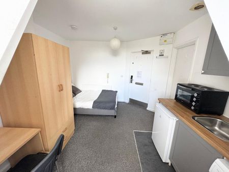 Studio to rent - Photo 2