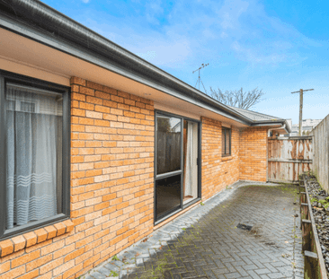 Handy To Hospital - Photo 3