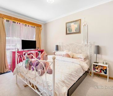 34 Lake Street, Wendouree - Photo 2