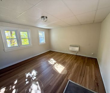 For Lease - 1201 Kenneth Avenue Unit# Main Floor, Peterborough, Ont... - Photo 4