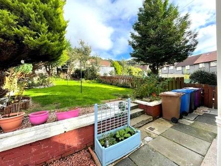 Lawfield Ave, West Kilbride, North Ayrshire, KA23 - Photo 2