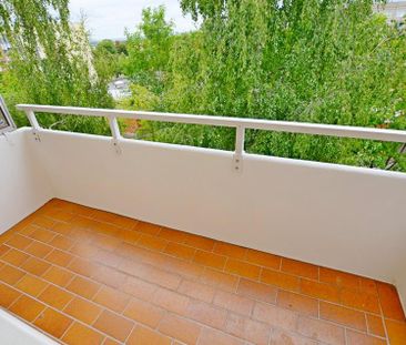 neu sanierte 2-Raum-Wohnung! offene große Wohnküche, begehbare Dusc... - Foto 1