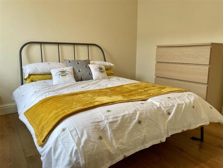 4 bedroom terraced house to rent - Photo 2