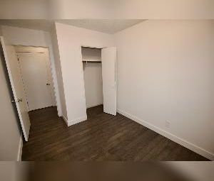 Oliver 2 Bed 1 Bath with Balcony Condo For Rent Edmonton - Photo 2