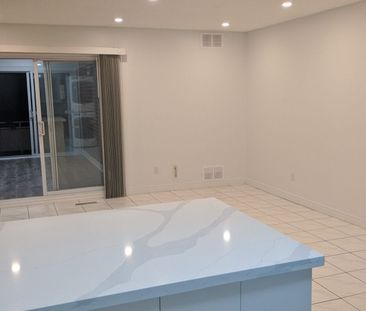 For Lease - 354 Park Road Unit# Main Fl, Oshawa, Ontario - Photo 5