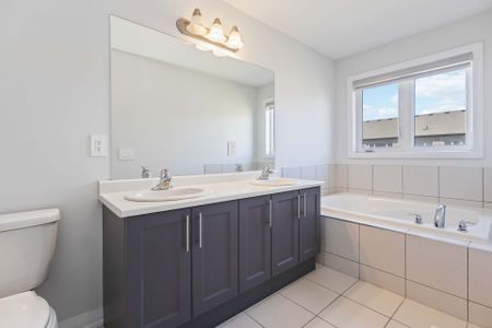 For Lease - 34 Keenan Street, Kawartha Lakes, Ontario - Photo 2