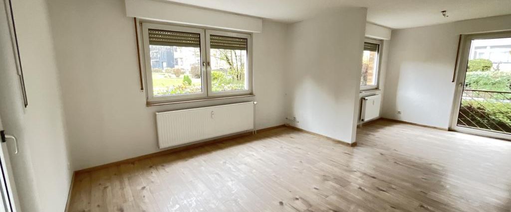 Bereit zum Einzug - frisch renovierte 2 - Raum Wohnung - Photo 1