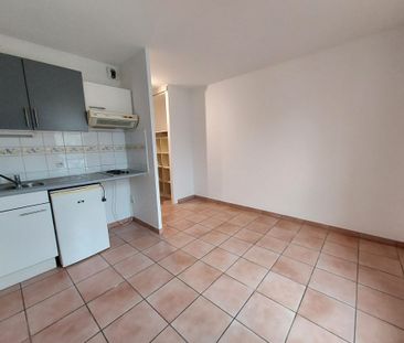 Location Appartement 1 pièce 18m² LA ROCHELLE 17000 - Photo 2