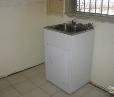3 Bedroom Fibro House - Photo 6