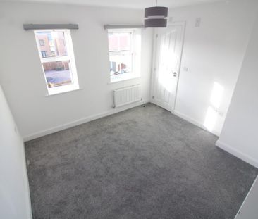 3 bedroom semi-detached house to rent - Photo 3