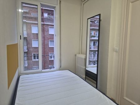 Carrer de Buenos Aires, Barcelona, Catalonia 08029 - Photo 2