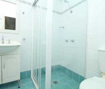 SPACIOUS & WELL POSITIONED 2-BEDROOM APARTMENT! - Photo 2